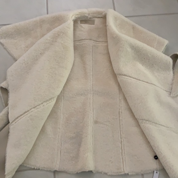 NEW Blank NYC Faux Shearling and Leather Trooper Vest - Picture 5 of 5